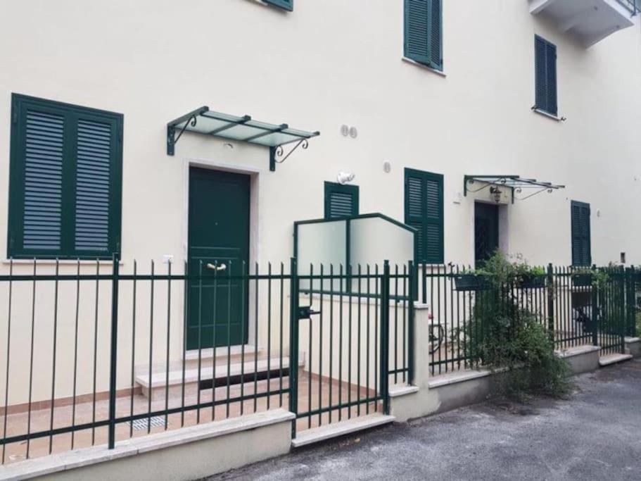 Appartamento Moderno A 15 Minuti Dal Centro Di Roma Kültér fotó
